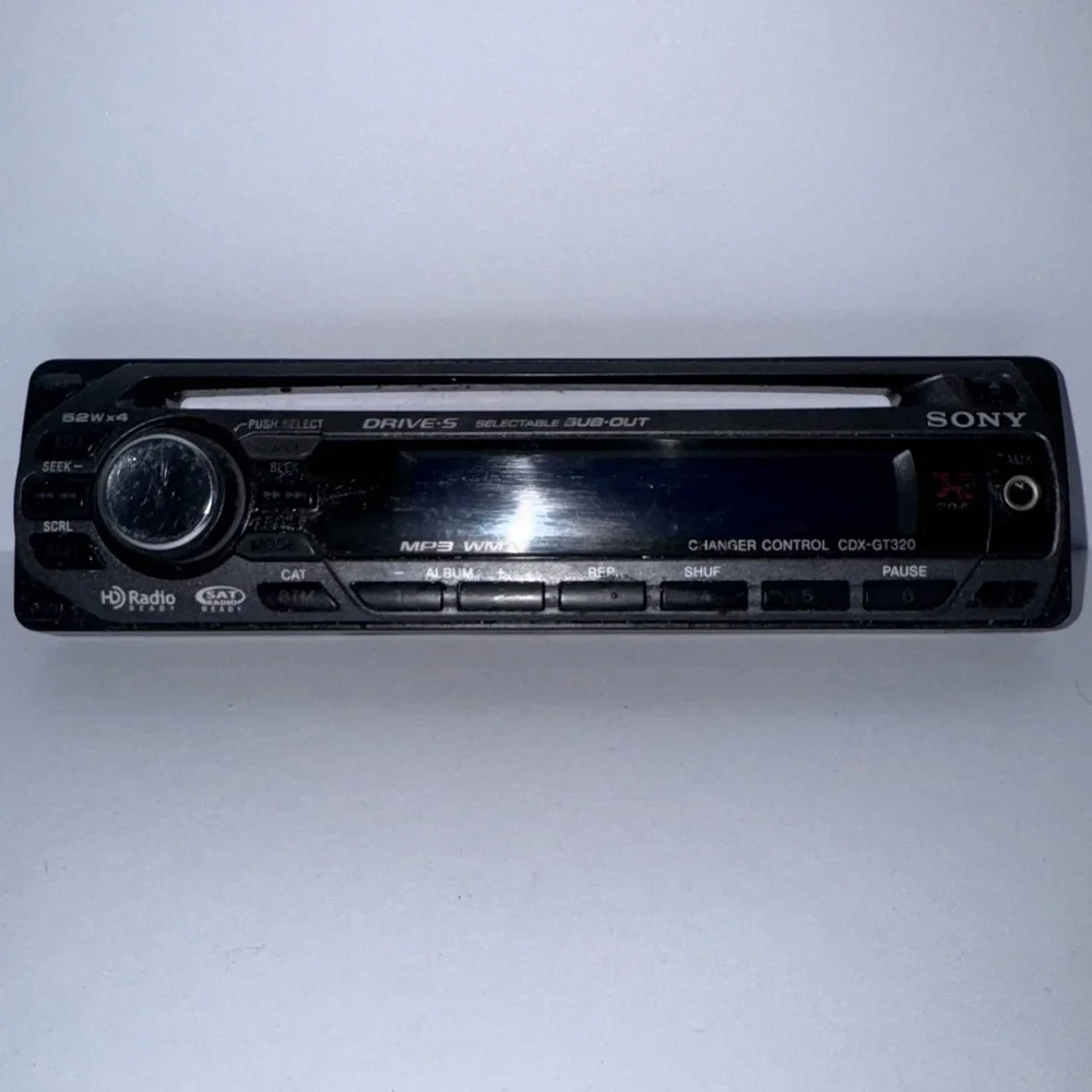 Sony Xplod CDX-GT320 face plate car radio